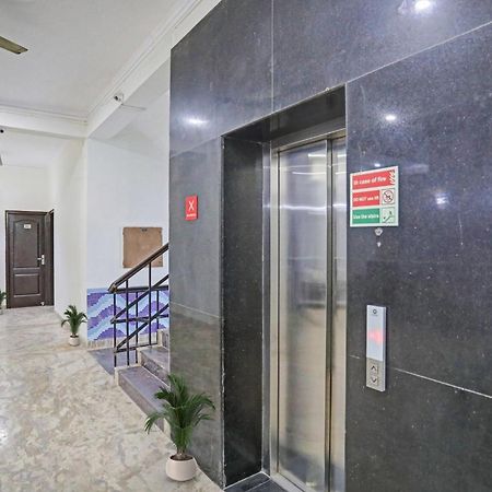 Townhouse The Premier View Near Iskcon Temple Noida Hotel ภายนอก รูปภาพ